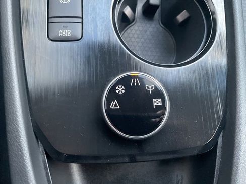 Used 2023 Nissan Rogue SV image 25