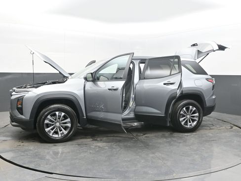 Used 2025 Chevrolet Equinox LT image 39