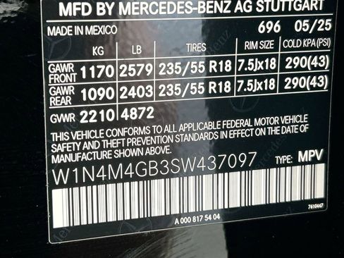 Certified 2025 Mercedes-Benz GLB 250 image 33