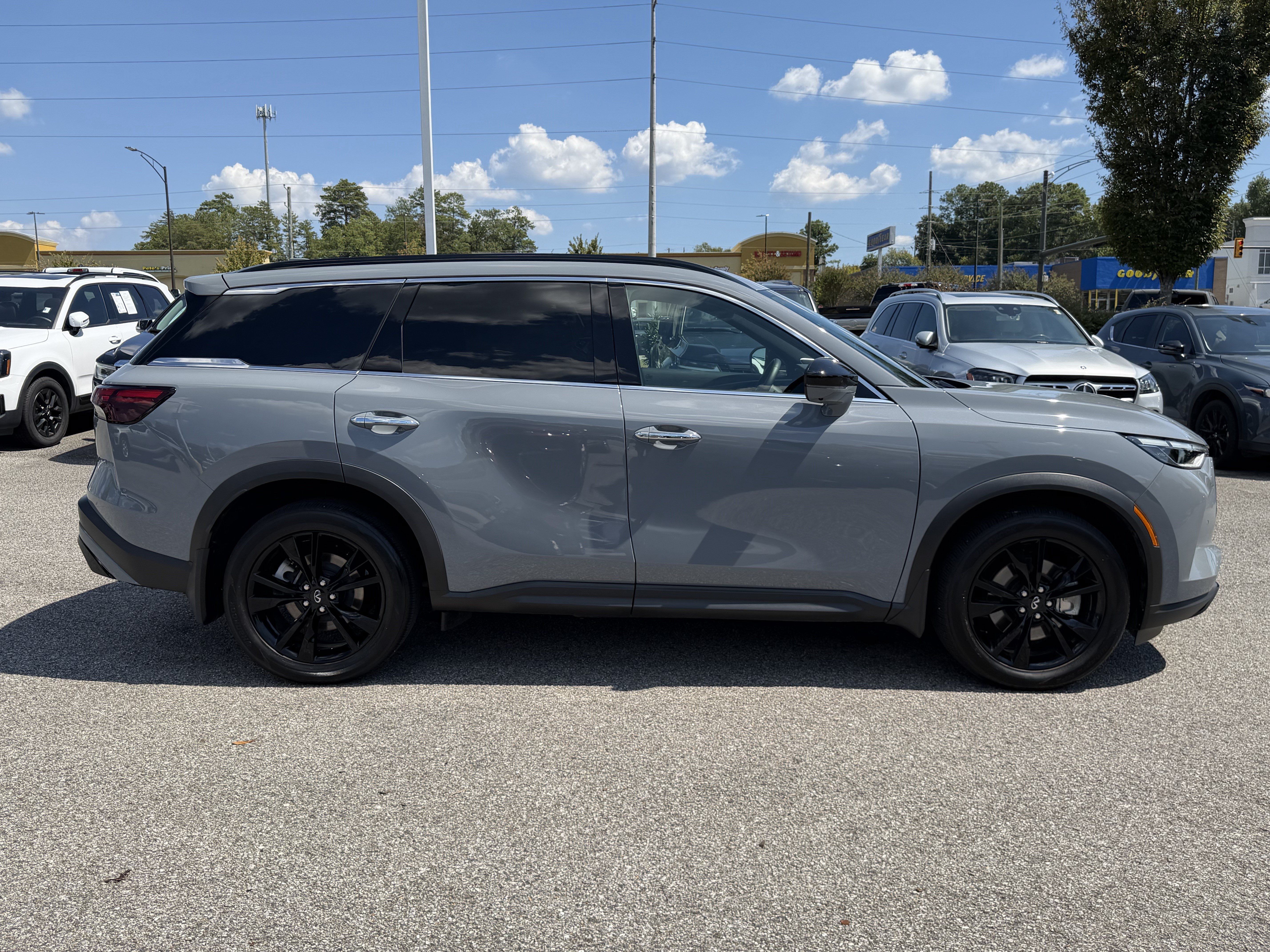 Used 2025 INFINITI QX60 Luxe w/ Black Edition AWD/4WD image 11