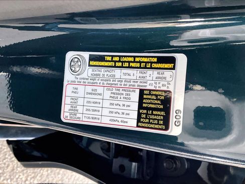 Used 2025 Genesis G70 2.5T image 29