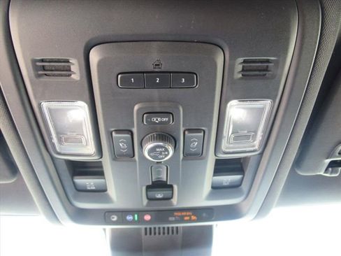 Used 2024 Chevrolet Suburban High Country w/ Advanced Technology Package image 30