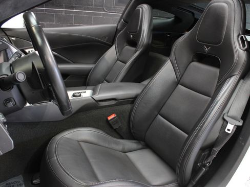 Used 2019 Chevrolet Corvette Stingray Coupe image 38