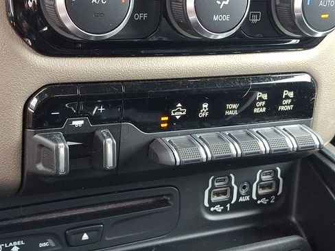Used 2019 RAM 1500 Laramie AWD/4WD image 24