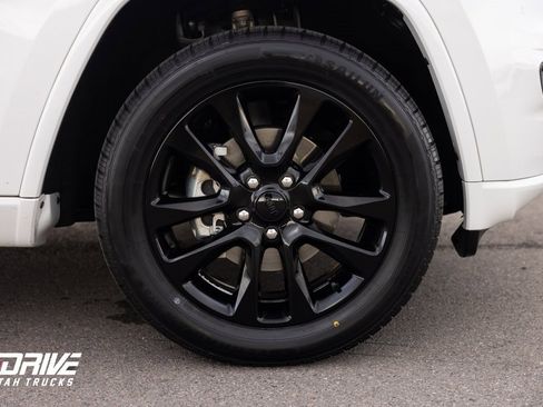 Used 2018 Jeep Grand Cherokee Altitude image 5