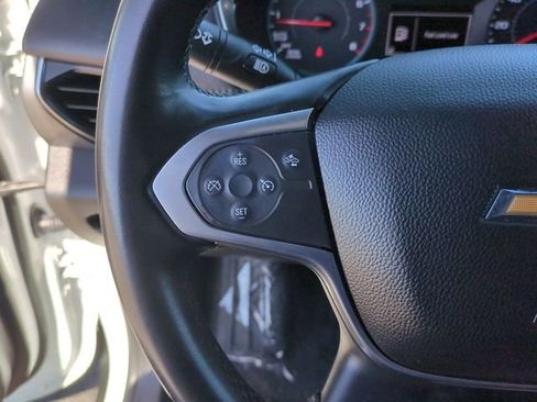 Used 2023 Chevrolet Traverse LT FWD image 12