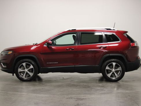 Used 2019 Jeep Cherokee Limited w/ Technology Group AWD/4WD image 5