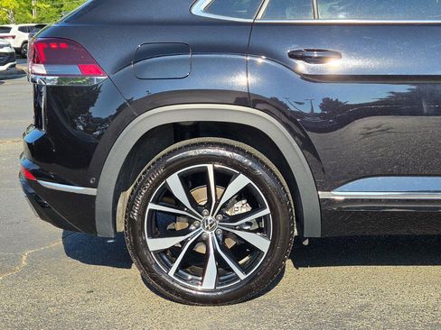 Certified 2025 Volkswagen Atlas Cross Sport SEL Premium R-Line AWD/4WD image 16