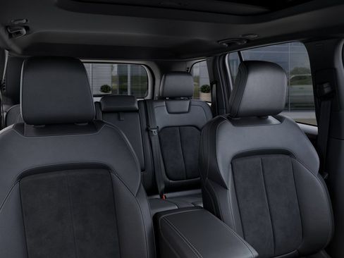 New 2026 Jeep Grand Cherokee Altitude AWD/4WD image 26