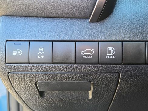 Used 2023 Toyota Camry SE AWD/4WD image 33