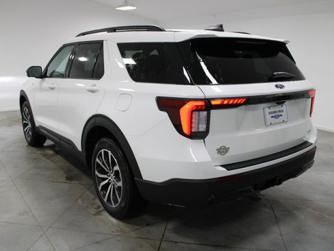 New 2026 Ford Explorer ST-Line AWD/4WD image 6