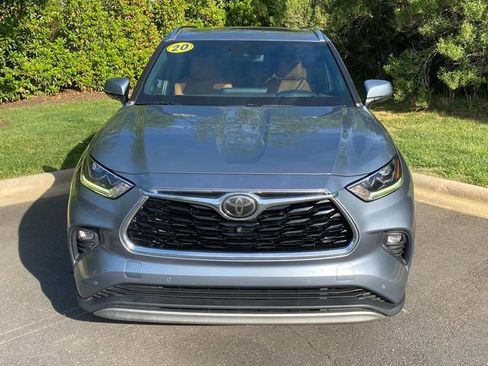 Used 2020 Toyota Highlander Platinum image 2