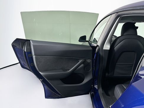 Used 2024 Tesla Model Y Long Range image 26