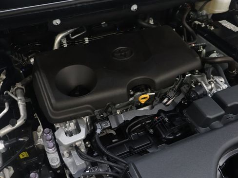 Used 2020 Toyota RAV4 XLE w/ Convenience Package image 25