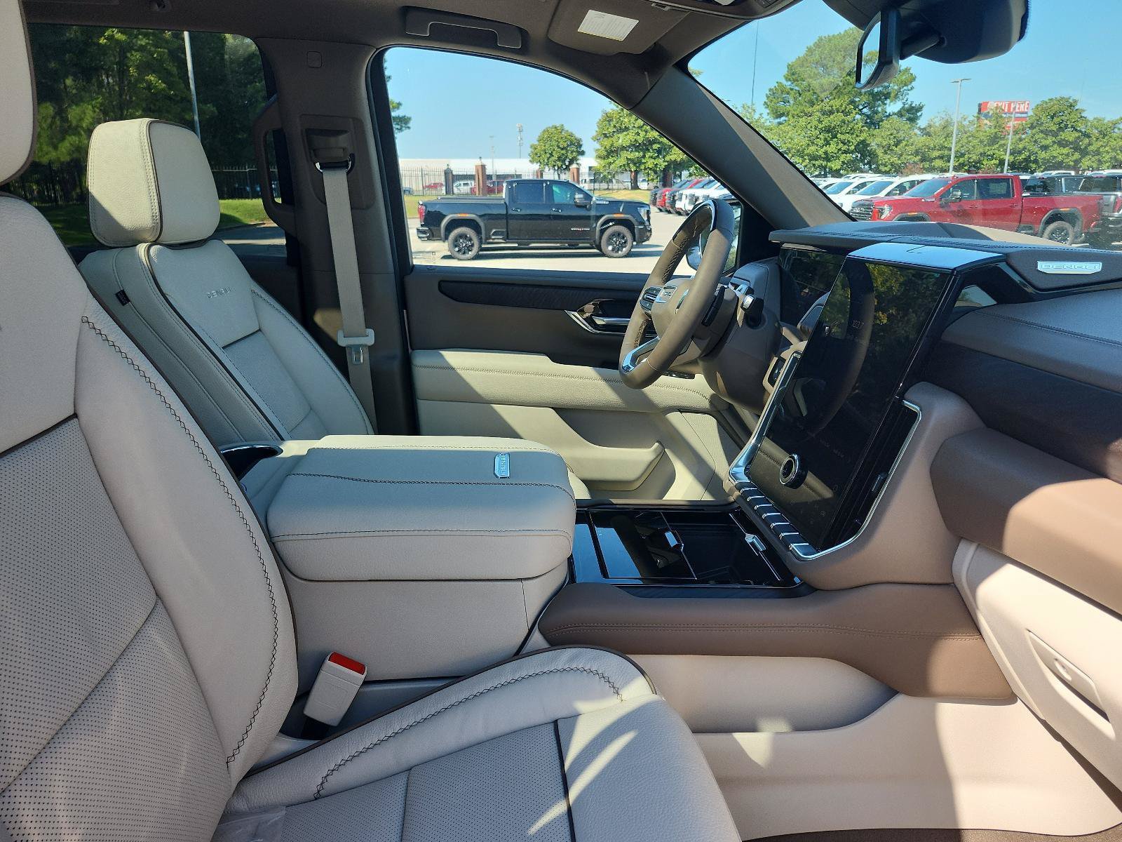 New 2027 GMC Yukon Denali w/ Sun & Power Step Package AWD/4WD image 6