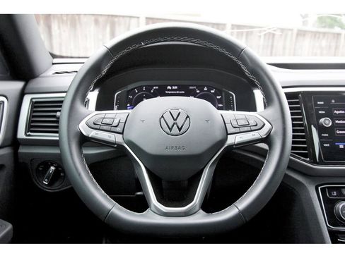 Used 2023 Volkswagen Atlas Cross Sport SE w/ Panoramic Sunroof Package FWD image 16