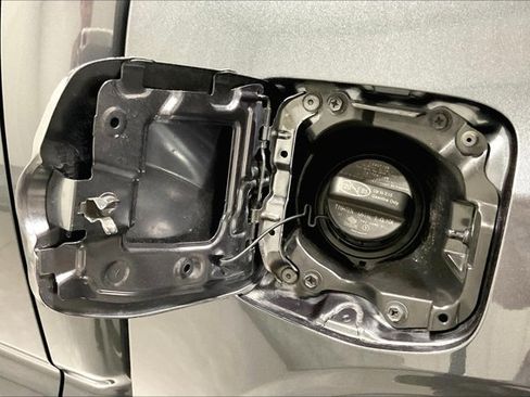 Used 2022 Toyota Tacoma SR image 41