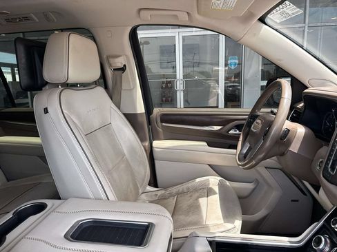 Used 2021 GMC Yukon XL Denali w/ Denali Ultimate Package RWD image 11