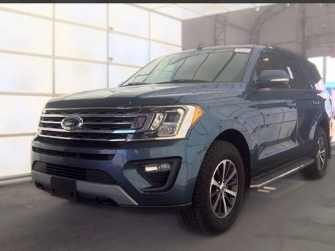 Used 2020 Ford Expedition XLT w/ Equipment Group 202A RWD image 2