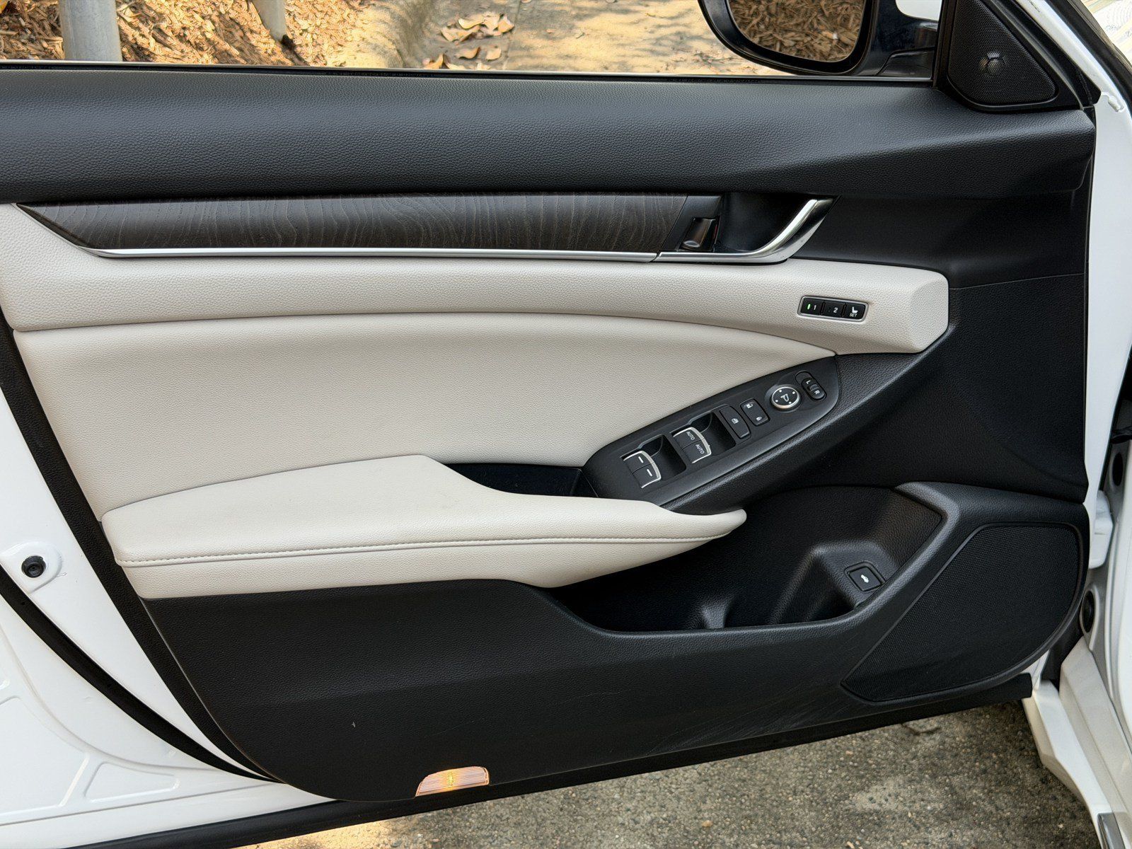 Used 2021 Honda Accord EX-L image 10