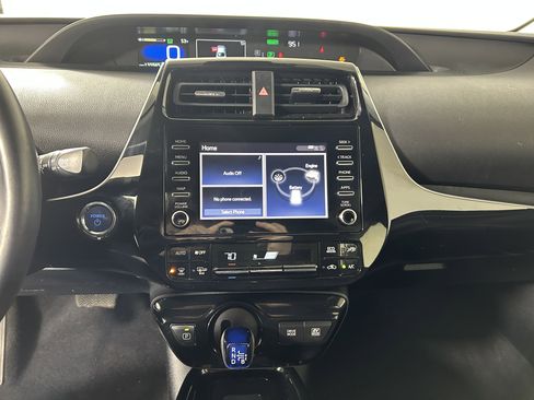 Used 2020 Toyota Prius XLE image 17