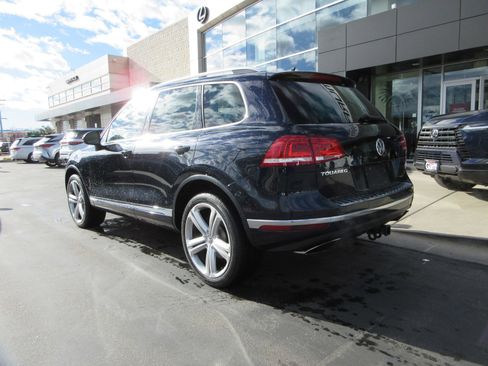 Used 2017 Volkswagen Touareg Executive image 5