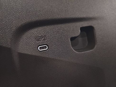 Used 2024 GMC Acadia Elevation FWD image 15