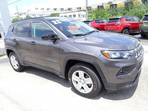 Used 2022 Jeep Compass Latitude w/ Convenience Group AWD/4WD image 9