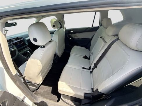 Used 2021 Volkswagen Tiguan SE AWD/4WD image 25