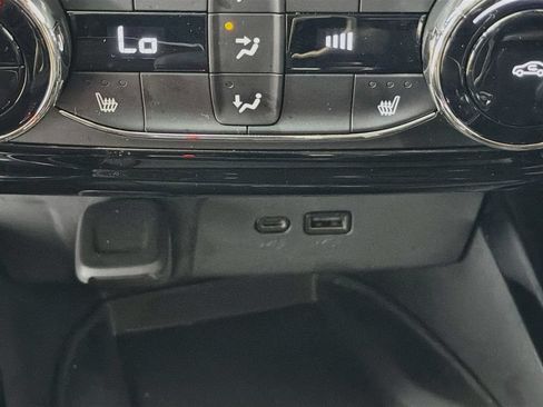 Used 2024 Chevrolet Trax RS w/ Sunroof Package FWD image 19