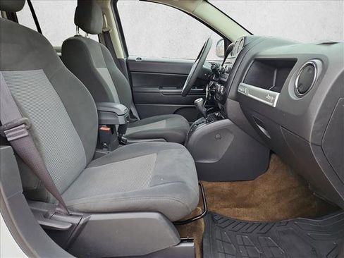 Used 2017 Jeep Compass Sport w/ Power Value Group image 18