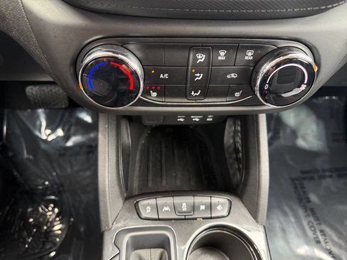 Used 2023 Chevrolet TrailBlazer LT FWD image 19