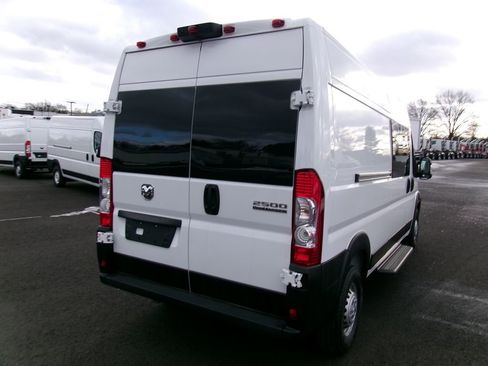 Used 2025 RAM ProMaster 2500 w/ Crew Van Package image 2