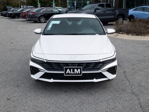 New 2026 Hyundai Elantra Hybrid FWD image 2
