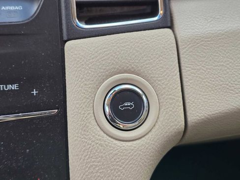 Used 2014 Ford Taurus SEL w/ Equipment Group 201A image 15
