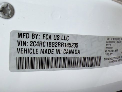 Used 2024 Chrysler Pacifica Touring-L FWD image 19