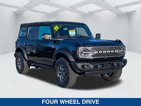 Certified 2025 Ford Bronco Badlands image 2