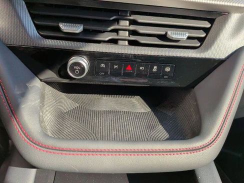 Certified 2025 Ford Explorer ST-Line image 21