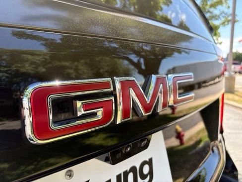 Used 2025 GMC Yukon AT4 Ultimate w/ LPO, AT4 Appearance Package AWD/4WD image 7