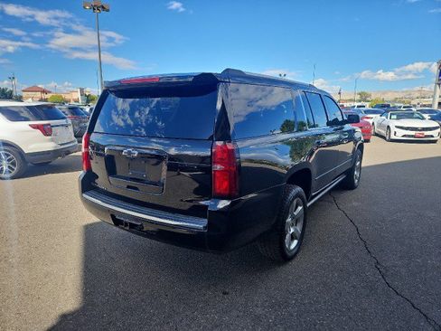 Used 2016 Chevrolet Suburban LTZ image 5