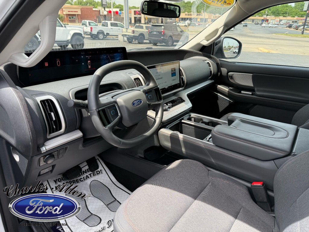 Used 2025 Ford Expedition Max Active AWD/4WD image 11
