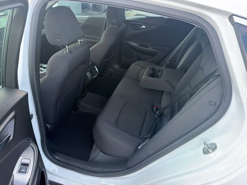 Used 2024 Chevrolet Malibu LT FWD image 9