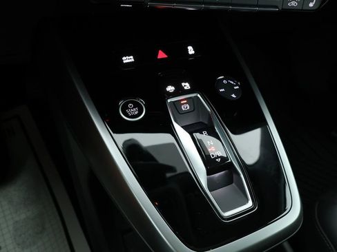 Used 2025 Audi Q4 e-tron Premium image 15