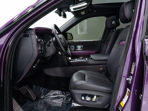 Certified 2022 Rolls-Royce Cullinan Black Badge w/ Dark Exterior Package AWD/4WD image 16