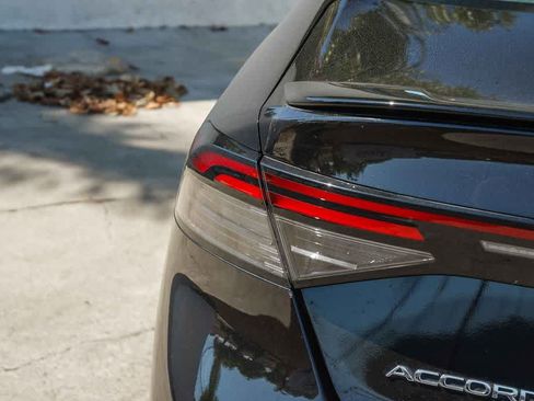 Used 2024 Honda Accord Sport image 9