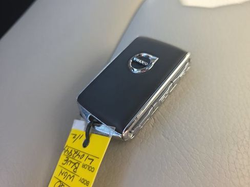 Used 2020 Volvo V60 T5 Cross Country w/ Protection Package AWD/4WD image 37
