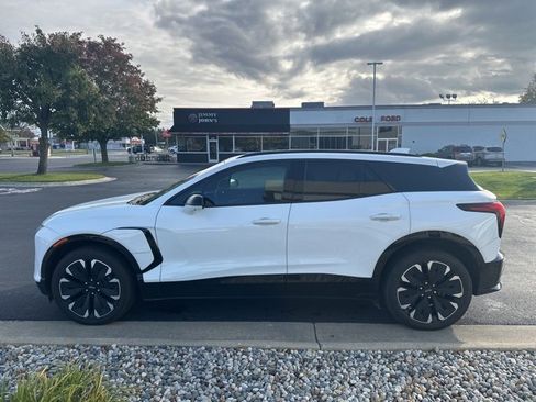 Used 2024 Chevrolet Blazer EV RS image 8