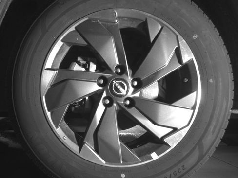 Used 2025 Nissan Rogue SV FWD image 12