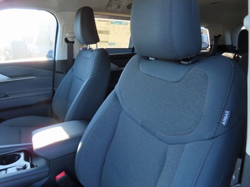 New 2026 Ford Explorer Active image 14