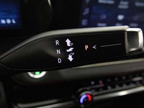 Used 2025 Chevrolet Equinox RS w/ Safety and Technology Package image 28